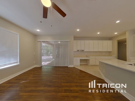 3rd image of 228 Capri Cove Pl