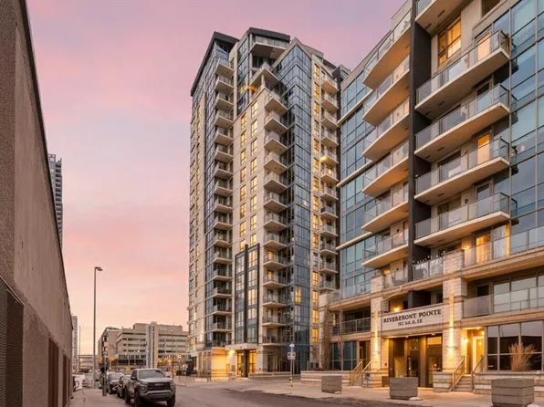 325 SW 3rd St SE #1502, Calgary, AB T2G 0T9