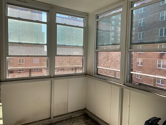 Sold by Winzone Realty Inc | media 9