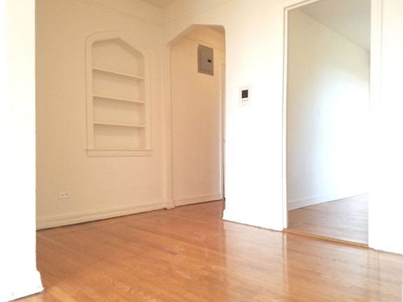 4th image of 4725 40th St APT 6C