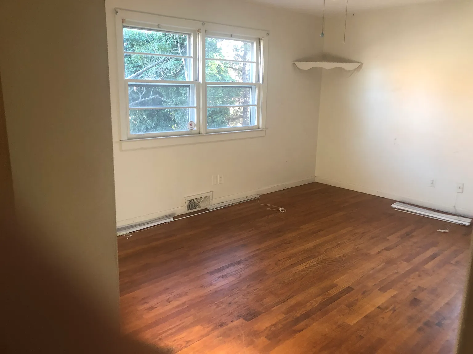 2 bed, 1800 sqft, $1,500 — Photo 2