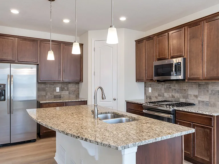 14776 Oslo Ave — Photo 3