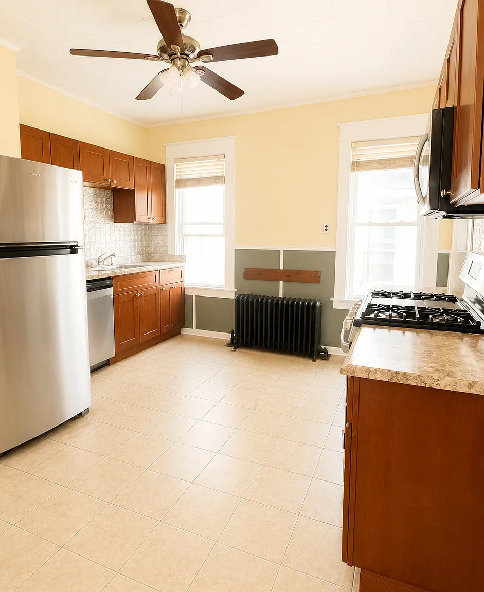 3 bed, $1,800 — Photo 3