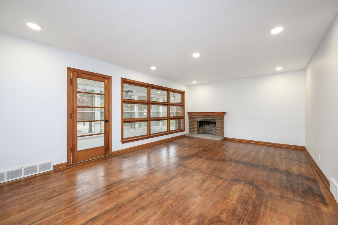 next background image