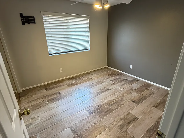 9011 E Sharon Dr — Photo 24