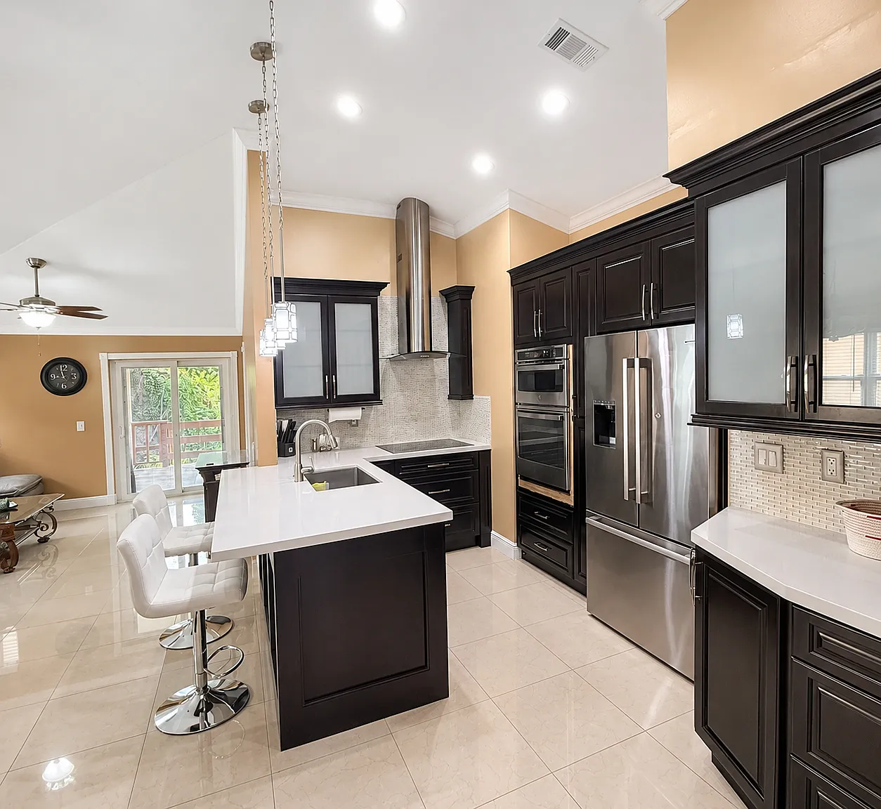 3 bed, 1180 sqft, $2,950 — Photo 3