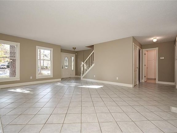 4th image of 9656 Fox Hunt Cir N