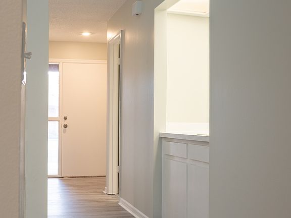 5th image of 2471 Tahoe Cir