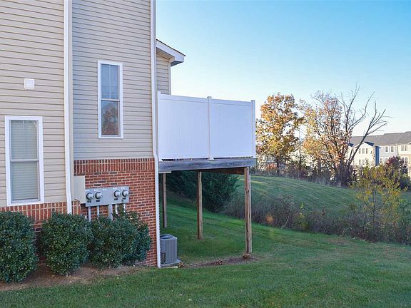 5th image of 369 Blue Stone Hills Dr