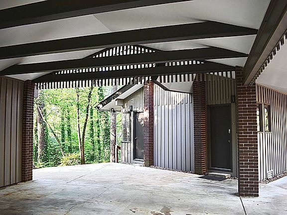 5th image of 202 Candlewick Dr