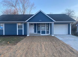 324 E Dryden St, Odessa, MO 64076
