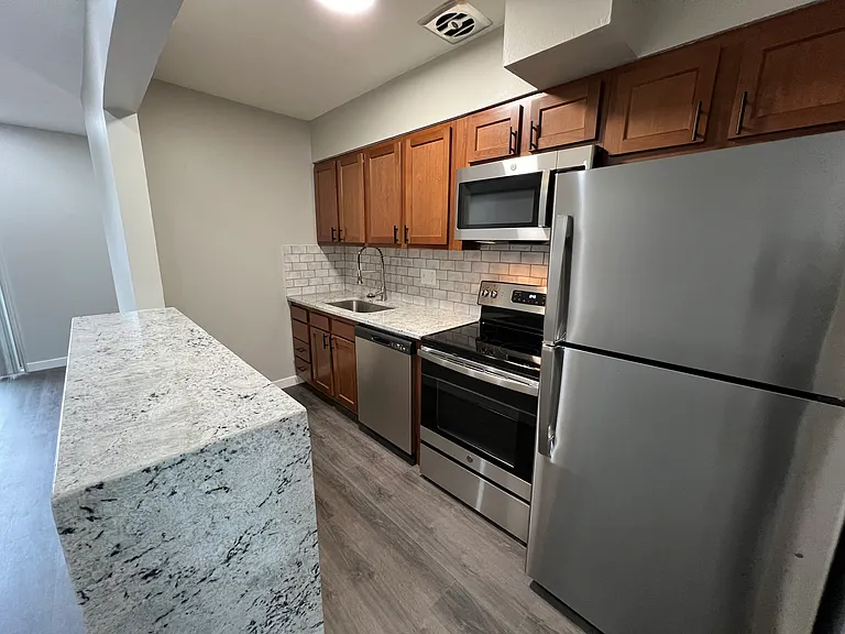 Oakwood Apartments — Photo 9