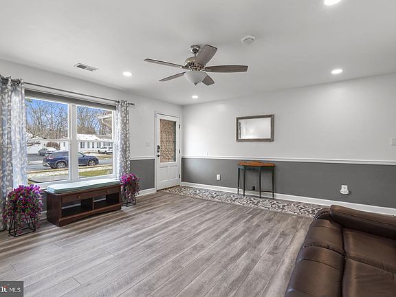 5th image of 8149 Silo Rd