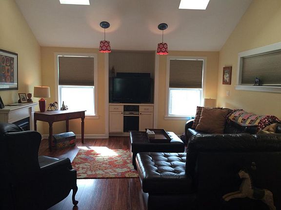 3rd image of 1514 Mariah Way W