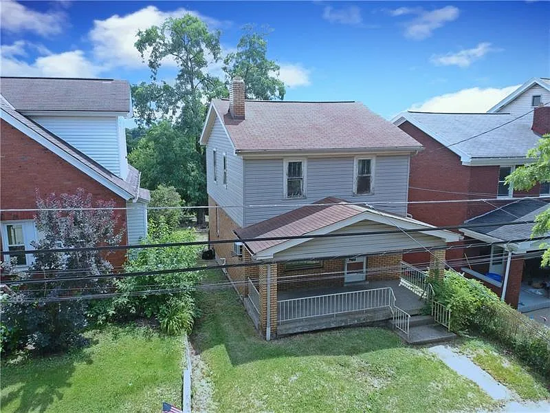 1835 Fallowfield Ave photo 1