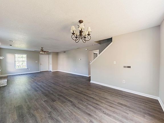 4th image of 70 E Flat Rock Dr