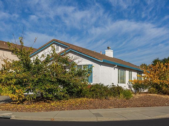 3rd image of 901 Pearwood Court