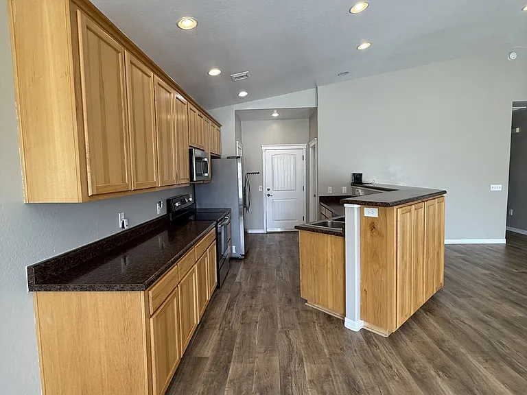 85 S Hillcrest Dr — Photo 11