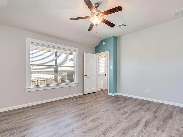 154 Flagstone Trl — Photo 17