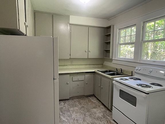 4th image of 725 Gales Ave #A