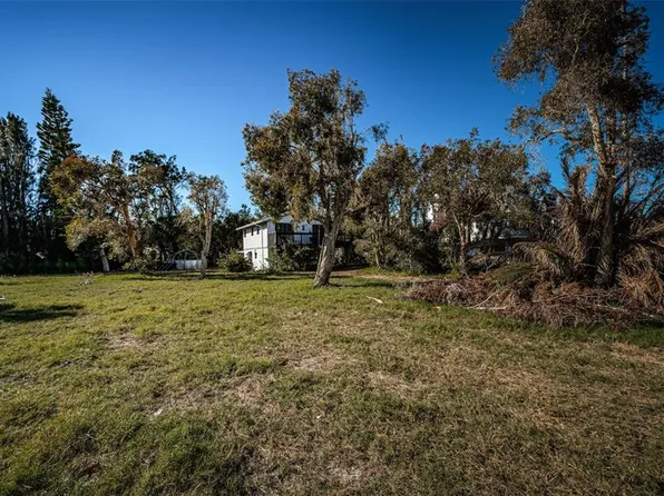 372 12th Ave #22, Indian Rocks Beach, FL 33785