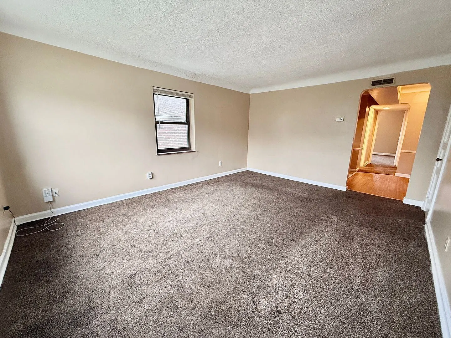 2 bed, 1.0 bath, $945 — Photo 2