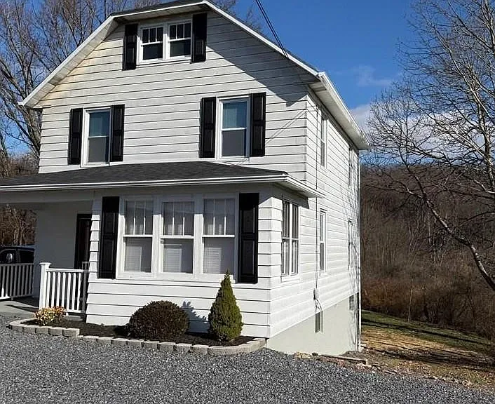 1727R Scalp Ave — Photo 2
