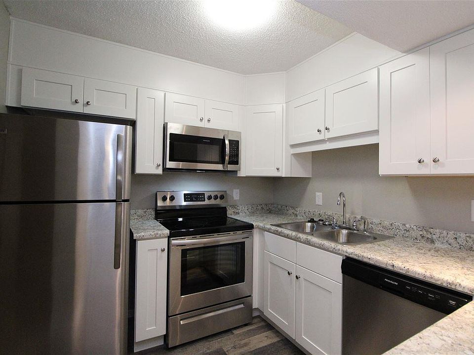 1st image of 8105 Stonebrook Dr