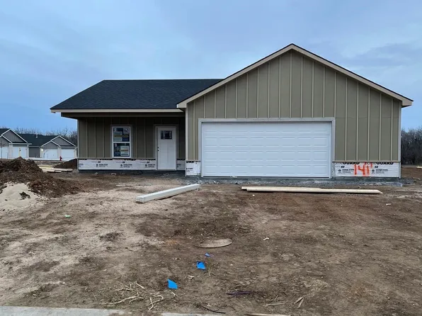141 Burlington Dr, Mulvane, KS 67110