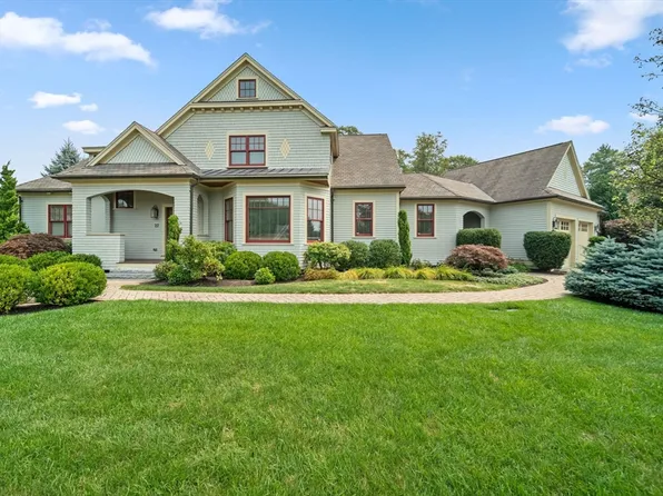 22 Whitehall Cir, Beverly, MA 01915