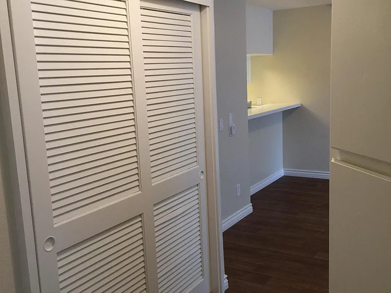 801 Redondo Ave — Photo 8