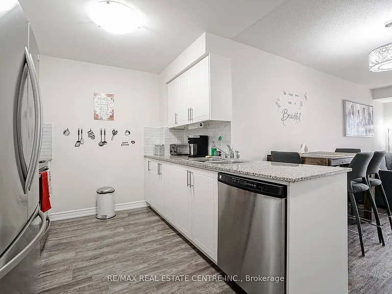 310 Burnhamthorpe Rd W #1704 — Photo 13