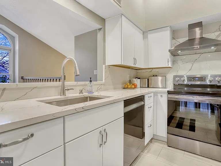 7598 N Lakeside Village Dr — Photo 11