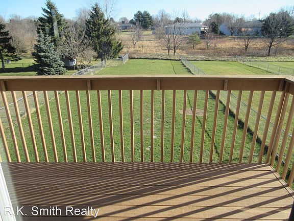 5th image of 2110 Green Valley Dr