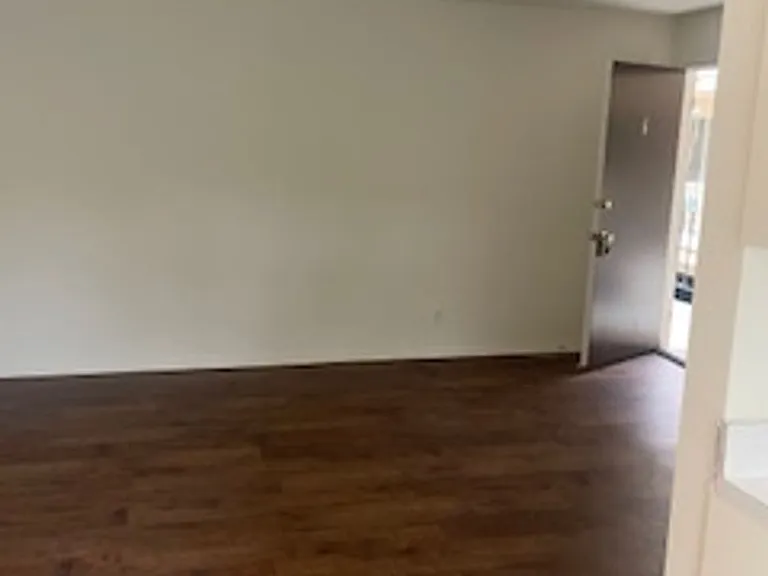 518 Raymond Ave — Photo 4