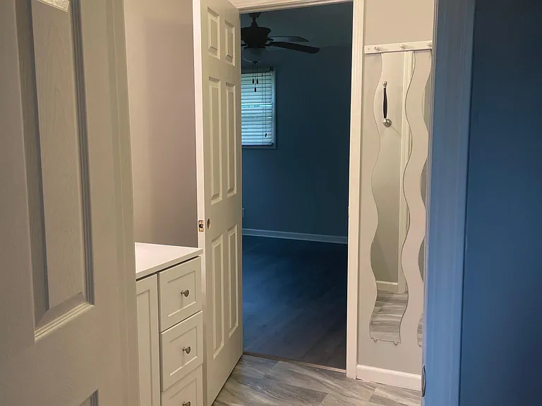 214 W Meadow Dr — Photo 13