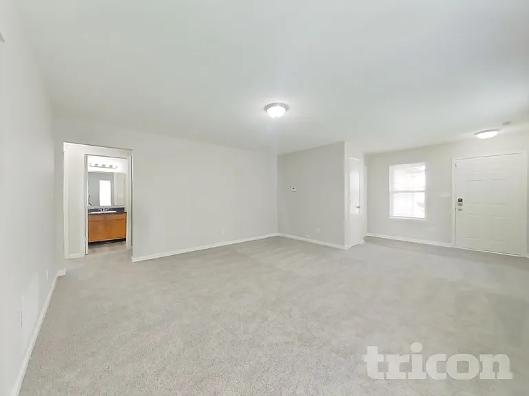 1836 Farm Meadow Dr — Photo 3