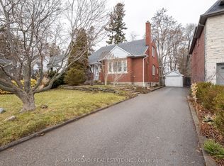 11 Brant Ave, Mississauga, ON L5G3N9