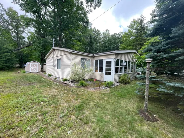 111 Kirkwood Dr, Roscommon, MI 48653