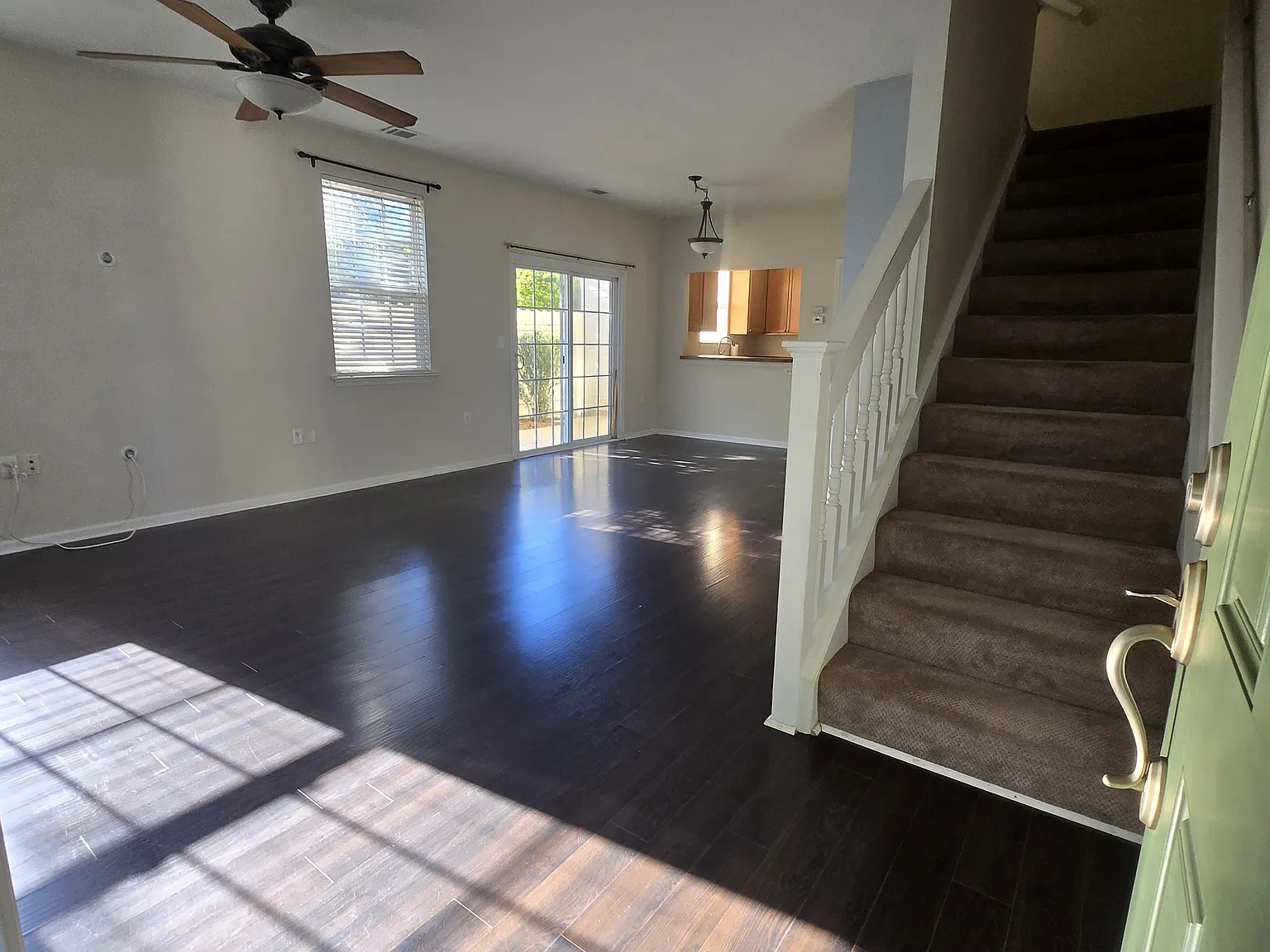2 bed, 2.5 bath, 1340 sqft, $2,300 — Photo 2