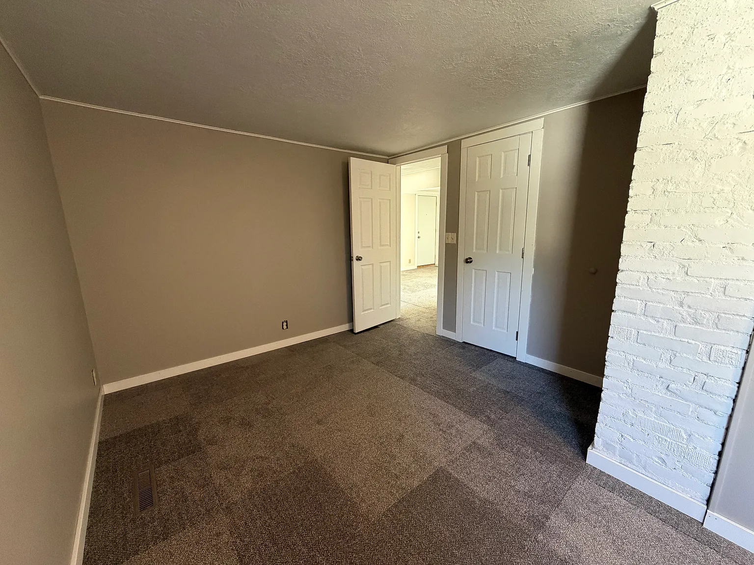 2 bed, 820 sqft, $925 — Photo 4