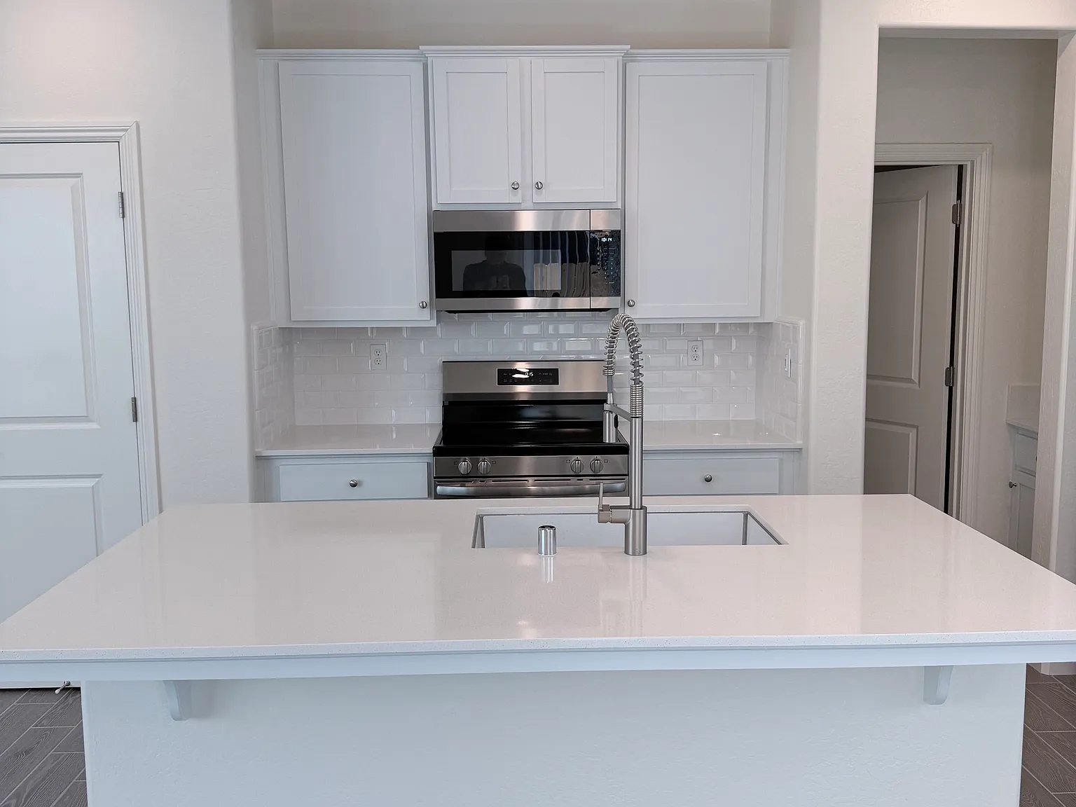 3 bed, 2.5 bath, 1651 sqft, $2,700 — Photo 3