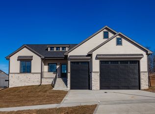 5766 Arbor Springs Dr, Pleasant Hill, IA 50327