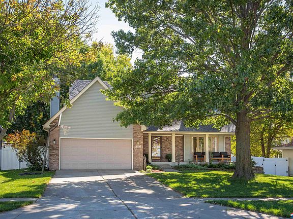 2nd image of 4711 Fir Hollow Ln