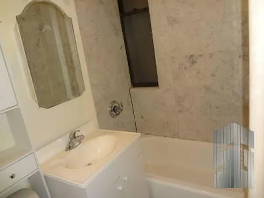 Rented by Skyline Group Real Estate | media 14