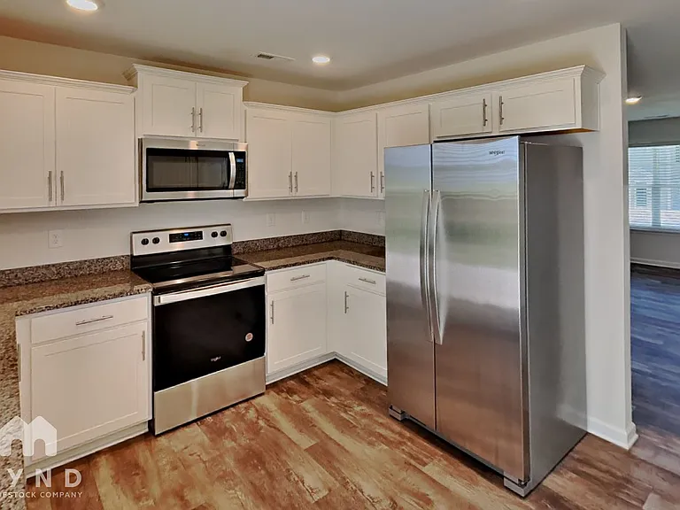 1025 Jaxson Terry Ln — Photo 9