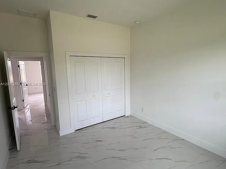 1089 Eisenhower Blvd — Photo 16