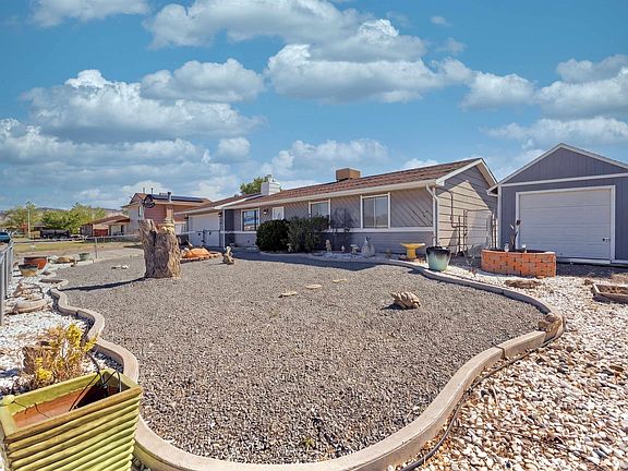 3rd image of 494 Royal Ann Way
