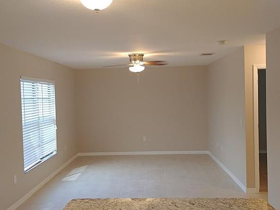 3rd image of 496 Bellaire Dr