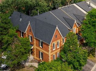 2006 Glenada Cres #7, Oakville, ON L6H 5R9